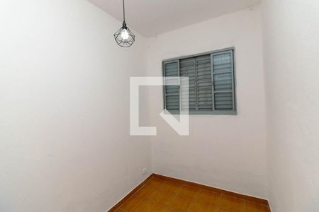 Quarto 2 de casa para alugar com 2 quartos, 120m² em Vila Dalila, São Paulo