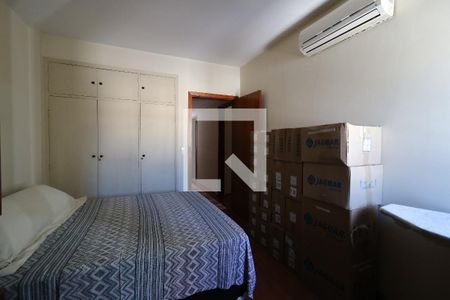 Apartamento para alugar com 213m², 3 quartos e 2 vagasQuarto 2
