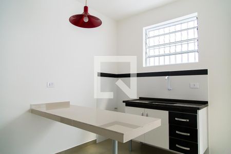 Cozinha e Área de Serviço de kitnet/studio para alugar com 1 quarto, 27m² em Vila Guarani (zona Sul), São Paulo