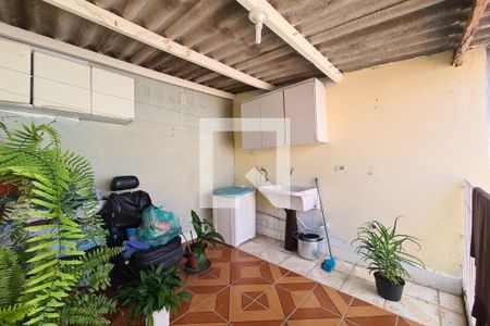 Casa à venda com 82m², 4 quartos e 1 vagaÁrea de Serviço