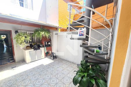 Casa à venda com 82m², 4 quartos e 1 vagaQuintal