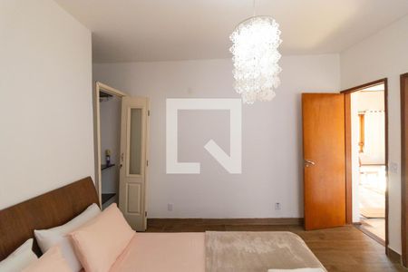 Casa de condomínio à venda com 544m², 4 quartos e 2 vagasSuíte 02