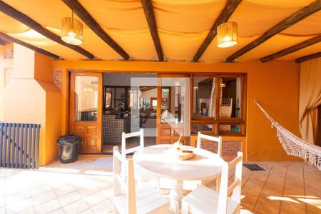 Casa de condomínio à venda com 544m², 4 quartos e 2 vagasVaranda