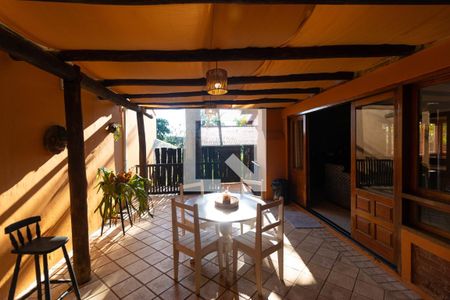 Casa de condomínio à venda com 544m², 4 quartos e 2 vagasVaranda