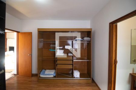 Casa de condomínio à venda com 544m², 4 quartos e 2 vagasSuíte 01