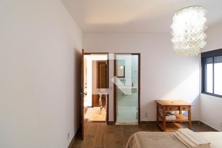 Casa de condomínio à venda com 544m², 4 quartos e 2 vagasSuíte 02