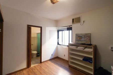 Casa de condomínio à venda com 544m², 4 quartos e 2 vagasSuíte 01