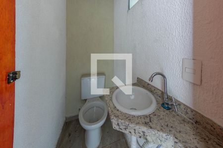 Casa de condomínio para alugar com 112m², 2 quartos e 2 vagasBanheiro