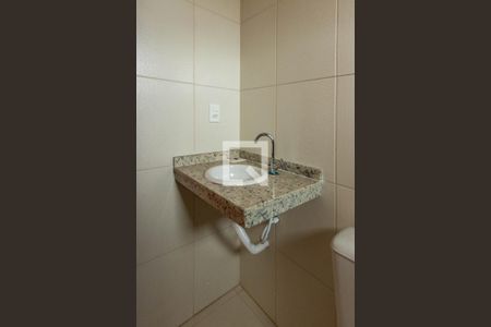 Casa de condomínio para alugar com 112m², 2 quartos e 2 vagasBanheiro