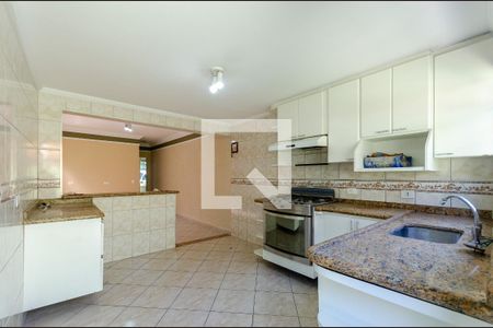 Casa para alugar com 200m², 3 quartos e 2 vagas Casa para alugar com 200m², 3 quartos e 2 vagasCozinha