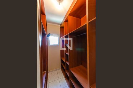 Casa para alugar com 200m², 3 quartos e 2 vagas Casa para alugar com 200m², 3 quartos e 2 vagasCloset suíte