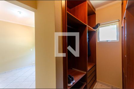 Casa para alugar com 200m², 3 quartos e 2 vagas Casa para alugar com 200m², 3 quartos e 2 vagasCloset suíte
