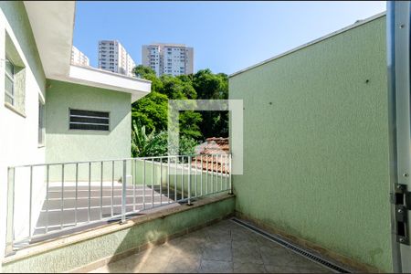 Casa para alugar com 200m², 3 quartos e 2 vagas Casa para alugar com 200m², 3 quartos e 2 vagasSacada quarto 1