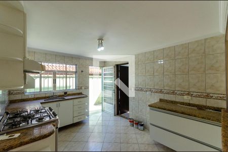 Casa para alugar com 200m², 3 quartos e 2 vagas Casa para alugar com 200m², 3 quartos e 2 vagasCozinha