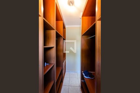 Casa para alugar com 200m², 3 quartos e 2 vagas Casa para alugar com 200m², 3 quartos e 2 vagasCloset suíte