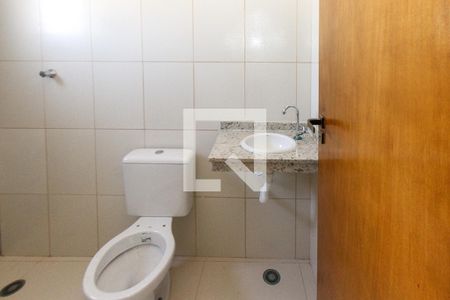 Casa de condomínio para alugar com 112m², 2 quartos e 2 vagas Casa de condomínio para alugar com 112m², 2 quartos e 2 vagasBanheiro da Suite