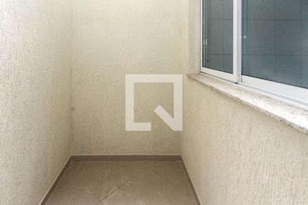 Casa de condomínio para alugar com 112m², 2 quartos e 2 vagas Casa de condomínio para alugar com 112m², 2 quartos e 2 vagasÁrea de Serviço