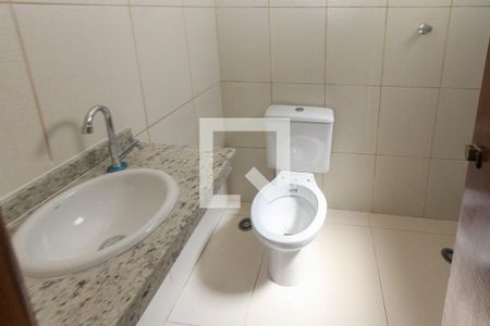 Casa de condomínio para alugar com 112m², 2 quartos e 2 vagas Casa de condomínio para alugar com 112m², 2 quartos e 2 vagasBanheiro Social