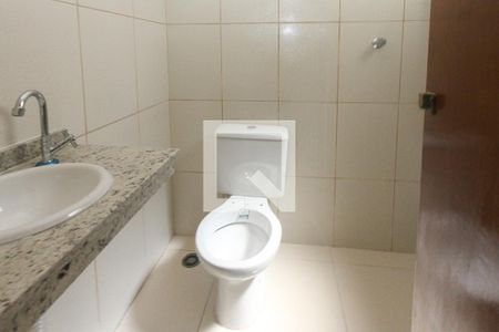Casa de condomínio para alugar com 112m², 2 quartos e 2 vagas Casa de condomínio para alugar com 112m², 2 quartos e 2 vagasBanheiro Social