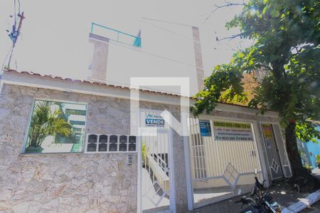 Casa de condomínio para alugar com 112m², 2 quartos e 2 vagas Casa de condomínio para alugar com 112m², 2 quartos e 2 vagasFachada