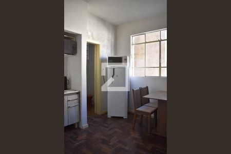Cozinha de apartamento para alugar com 1 quarto, 45m² em Centro, Curitiba