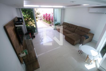 Sala de casa para alugar com 4 quartos, 200m² em Jardim Maria Estela, São Paulo