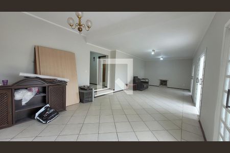 Sala de casa de condomínio à venda com 4 quartos, 290m² em Conjunto Habitacional Vila Santana (sousas), Campinas