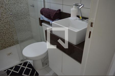 Banheiro 1  de apartamento à venda com 2 quartos, 46m² em Cândida Ferreira, Contagem