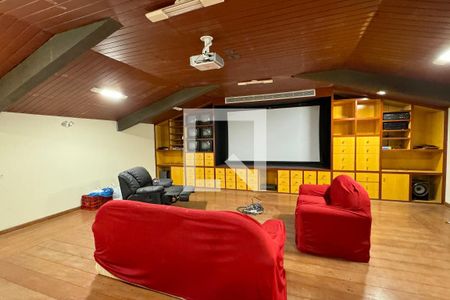 Casa de condomínio à venda com 975m², 4 quartos e 8 vagasSala de Jogos