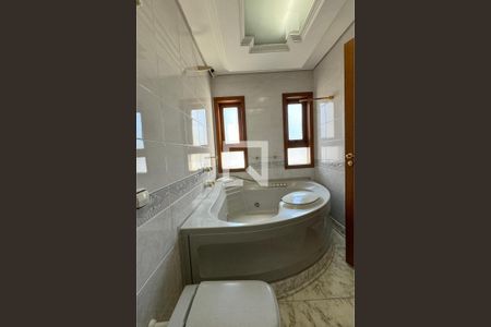 Casa de condomínio à venda com 975m², 4 quartos e 8 vagasBanheiro da Suíte 3