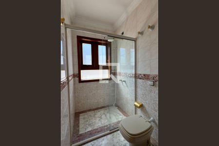 Casa de condomínio à venda com 975m², 4 quartos e 8 vagasBanheiro da Suíte 4