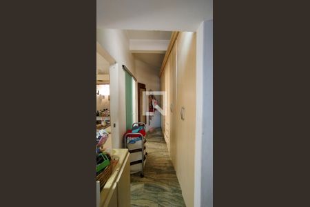 Casa à venda com 400m², 3 quartos e 3 vagas Casa à venda com 400m², 3 quartos e 3 vagasCloset da Suíte