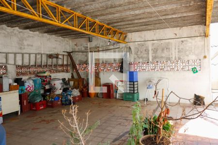 Casa à venda com 400m², 3 quartos e 3 vagas Casa à venda com 400m², 3 quartos e 3 vagasTerraço