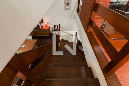Casa à venda com 780m², 5 quartos e 4 vagasEscada