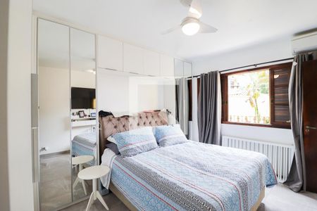 Casa à venda com 780m², 5 quartos e 4 vagasSuíte  - Casa 2