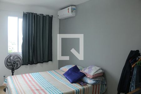 Quarto 1  de apartamento para alugar com 2 quartos, 47m² em Ouro Verde, Nova Iguaçu