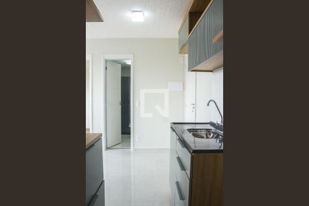 Cozinha de apartamento para alugar com 2 quartos, 33m² em Jardim Prudência, São Paulo
