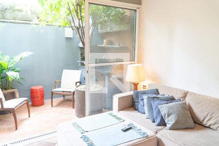 Sala de casa de condomínio para alugar com 2 quartos, 130m² em Real Parque, São Paulo