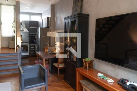 Sala de casa de condomínio para alugar com 2 quartos, 130m² em Real Parque, São Paulo