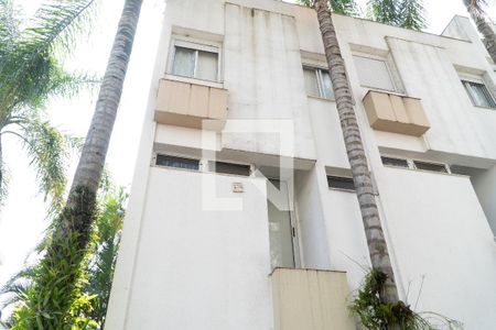 Casa de condomínio para alugar com 130m², 2 quartos e 2 vagas Casa de condomínio para alugar com 130m², 2 quartos e 2 vagasFachada