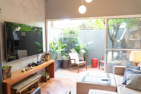 Sala de casa de condomínio para alugar com 2 quartos, 130m² em Real Parque, São Paulo