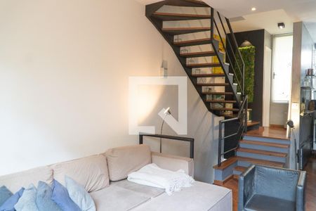 Sala de casa de condomínio para alugar com 2 quartos, 130m² em Real Parque, São Paulo