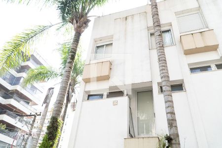 Casa de condomínio para alugar com 130m², 2 quartos e 2 vagas Casa de condomínio para alugar com 130m², 2 quartos e 2 vagasFachada