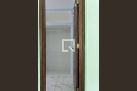 Banheiro e Closet da Suíte de casa à venda com 3 quartos, 130m² em São João Batista, Belo Horizonte