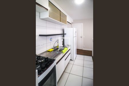 Cozinha de apartamento para alugar com 2 quartos, 39m² em Parque Bristol, São Paulo