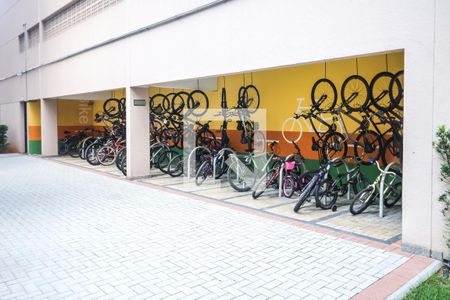 Área comum - Bicicletário de apartamento para alugar com 2 quartos, 39m² em Parque Bristol, São Paulo