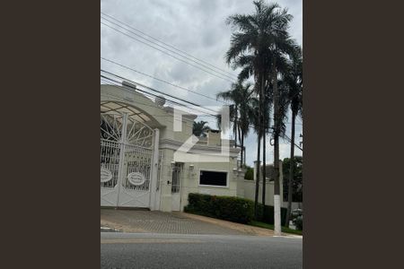 Casa à venda com 296m², 4 quartos e 3 vagasFachada