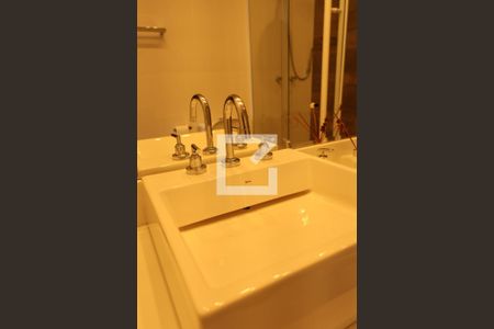 Casa à venda com 296m², 4 quartos e 3 vagasBanheiro da Suíte 2