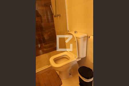 Casa à venda com 296m², 4 quartos e 3 vagasBanheiro da Suíte 2