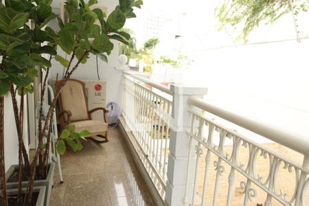 Casa à venda com 296m², 4 quartos e 3 vagasVaranda 1